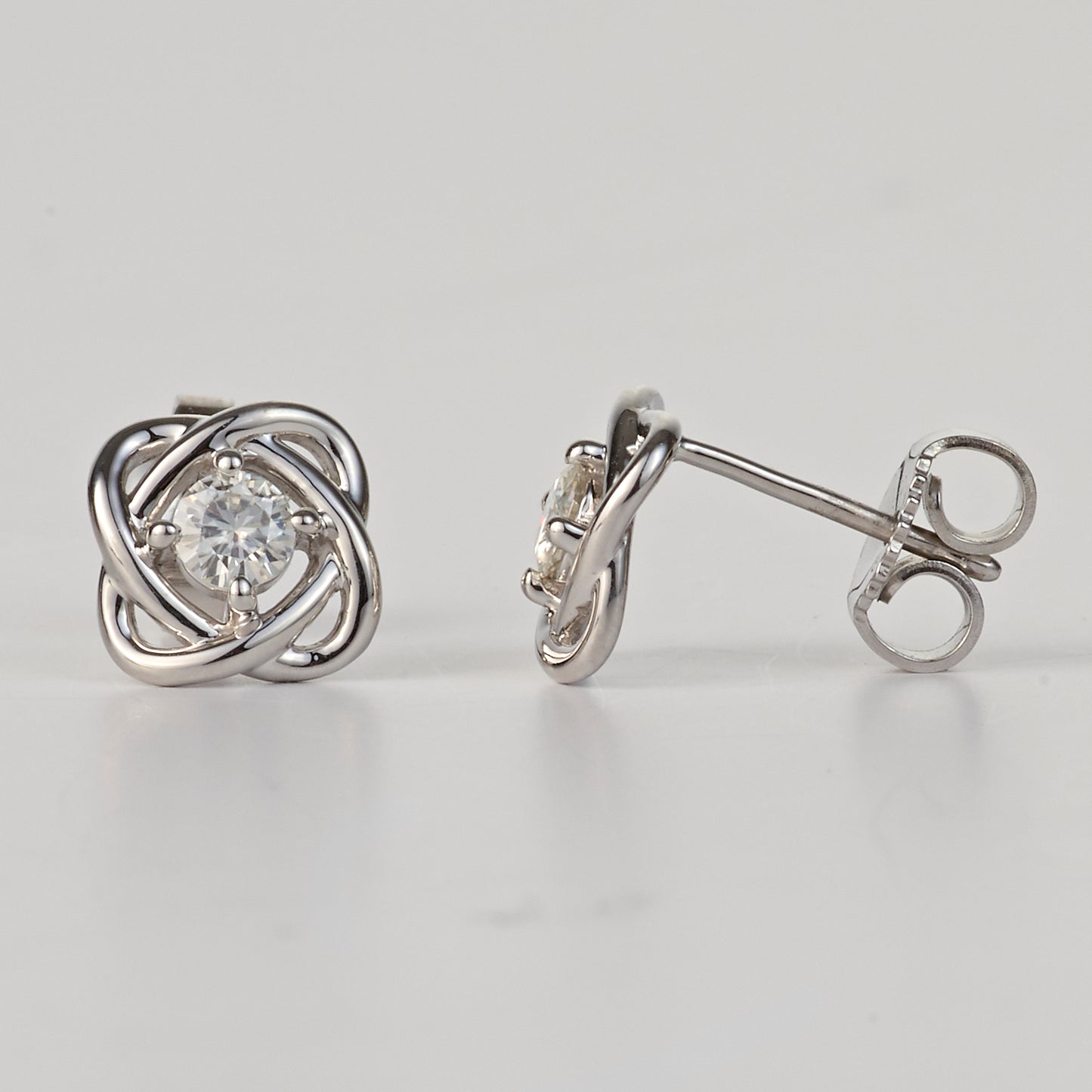 0.26 CTW DEW Round Fashion Earring in Sterling Silver